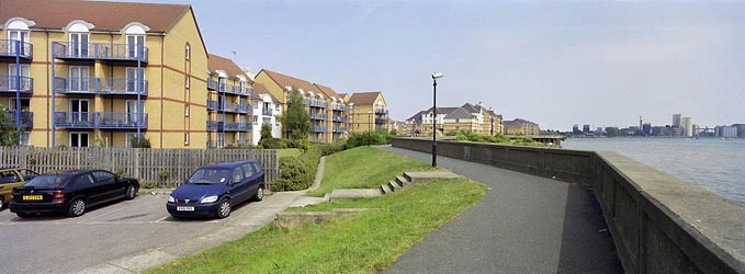 Grays Essex. (C) Peter Marshall, 2004