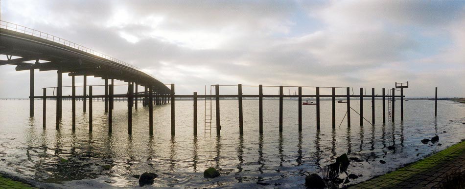 Thames Gateway:  (C) 2006, Peter Marshall