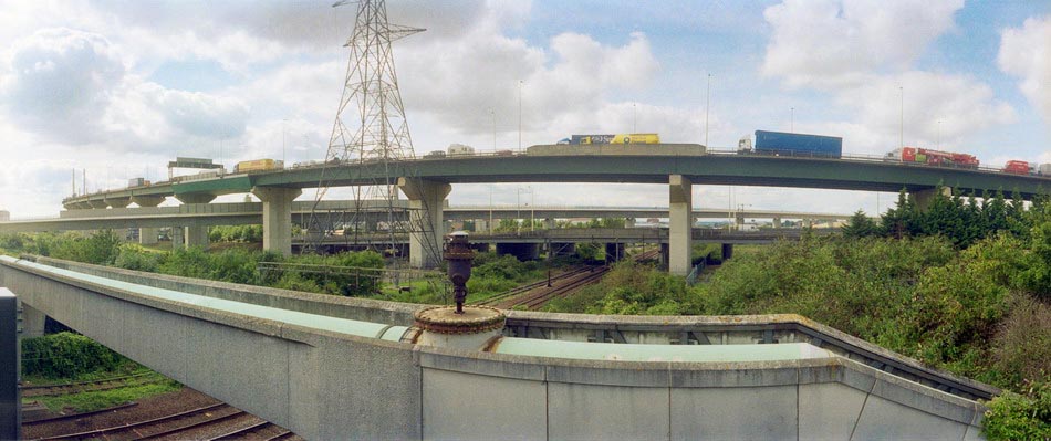 Thames Gateway:  (C) 2006, Peter Marshall